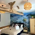 Vakantiehuis La Colline De Tilleul - De La Colline 4 Star Rated - Beautiful Near Aubeterre *