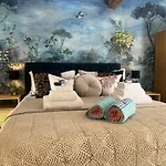Vakantiehuis La Colline De Tilleul - De La Colline 4 Star Rated - Beautiful Near Aubeterre *
