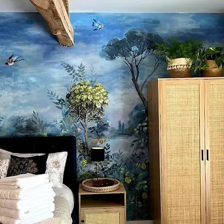 La Colline De Tilleul - De La Colline 4 Star Rated - Beautiful Near Aubeterre Saint-Romain (Charente)