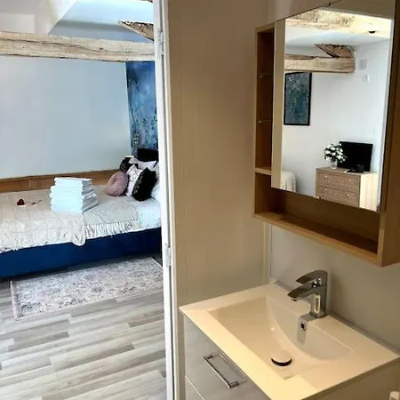 Casa de Férias La Colline De Tilleul - De La Colline 4 Star Rated - Beautiful Near Aubeterre