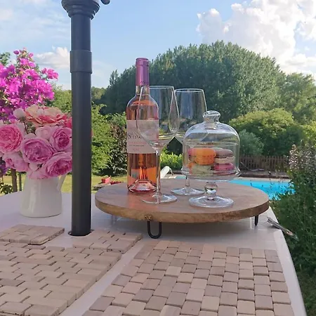 Ferienhaus La Colline De Tilleul - De La Colline 4 Star Rated - Beautiful Near Aubeterre Saint-Romain (Charente)