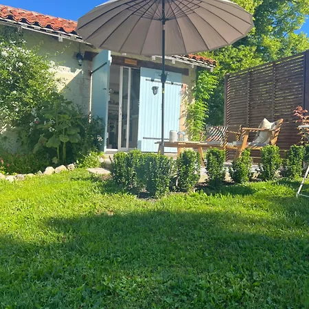 La Colline De Tilleul - De La Colline 4 Star Rated - Beautiful Near Aubeterre Saint-Romain (Charente)