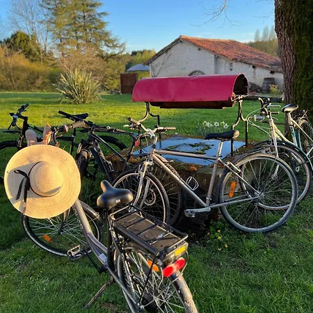 La Colline De Tilleul - De La Colline 4 Star Rated - Beautiful Near Aubeterre Ferienhaus