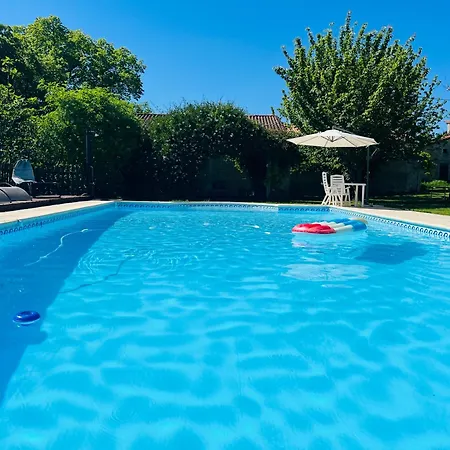 La Colline De Tilleul - De La Colline 4 Star Rated - Beautiful Near Aubeterre Ferienhaus *