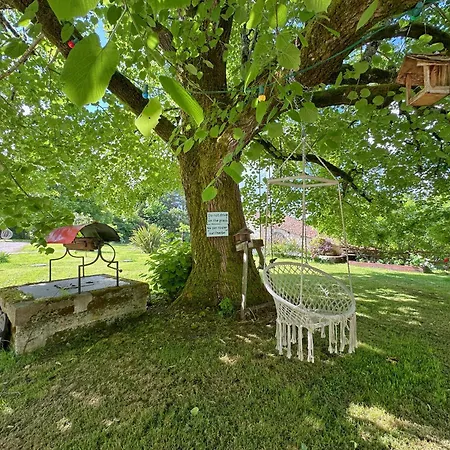 La Colline De Tilleul - De La Colline 4 Star Rated - Beautiful Near Aubeterre Saint-Romain (Charente)