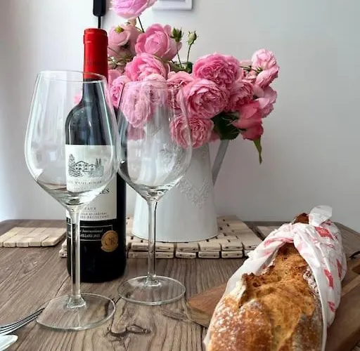 La Colline De Tilleul - De La Colline 4 Star Rated - Beautiful Near Aubeterre * Saint-Romain (Charente)