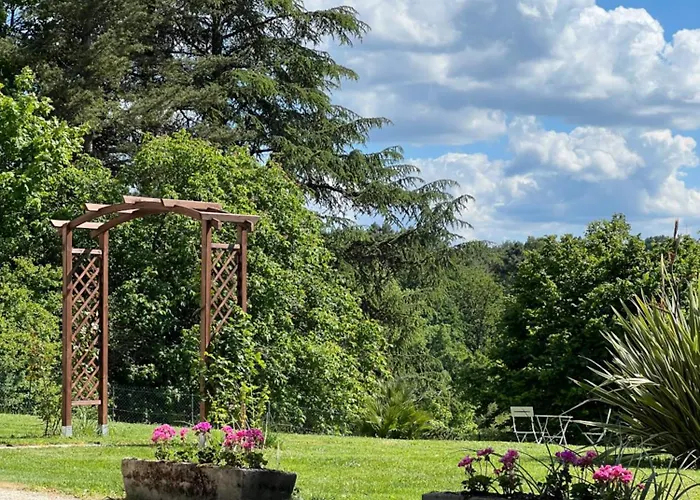 Сasa de vacaciones La Colline De Tilleul - De La Colline 4 Star Rated - Beautiful Near Aubeterre Saint-Romain (Charente)