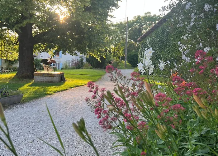 La Colline De Tilleul - De La Colline 4 Star Rated - Beautiful Near Aubeterre Сasa de vacaciones